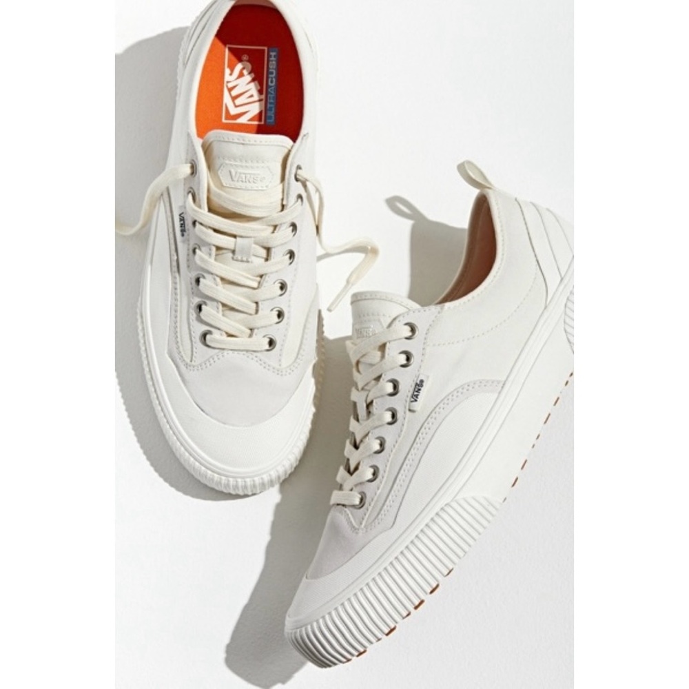 Vans 6.5M / 8W Marshmallow Destruct Ultrarange Canvas Lace-up Platform Sneakers